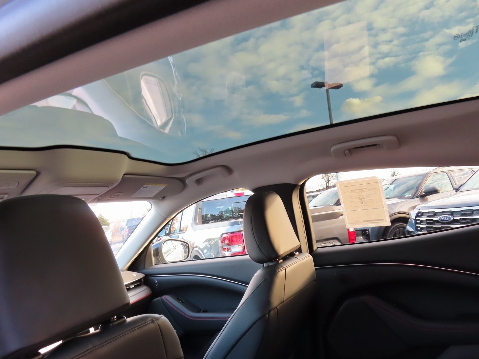 2025 Ford Mustang Mach-E Premium 300A EXT