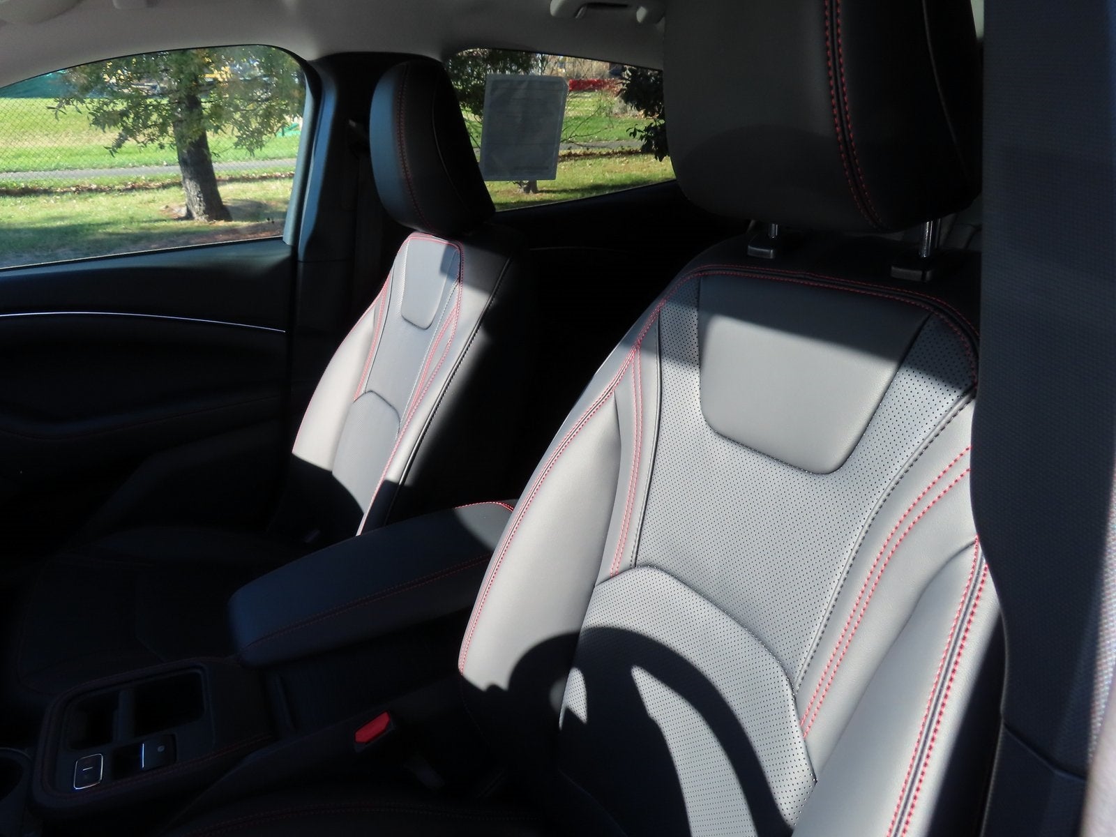 2025 Ford Mustang Mach-E Premium 300A EXT