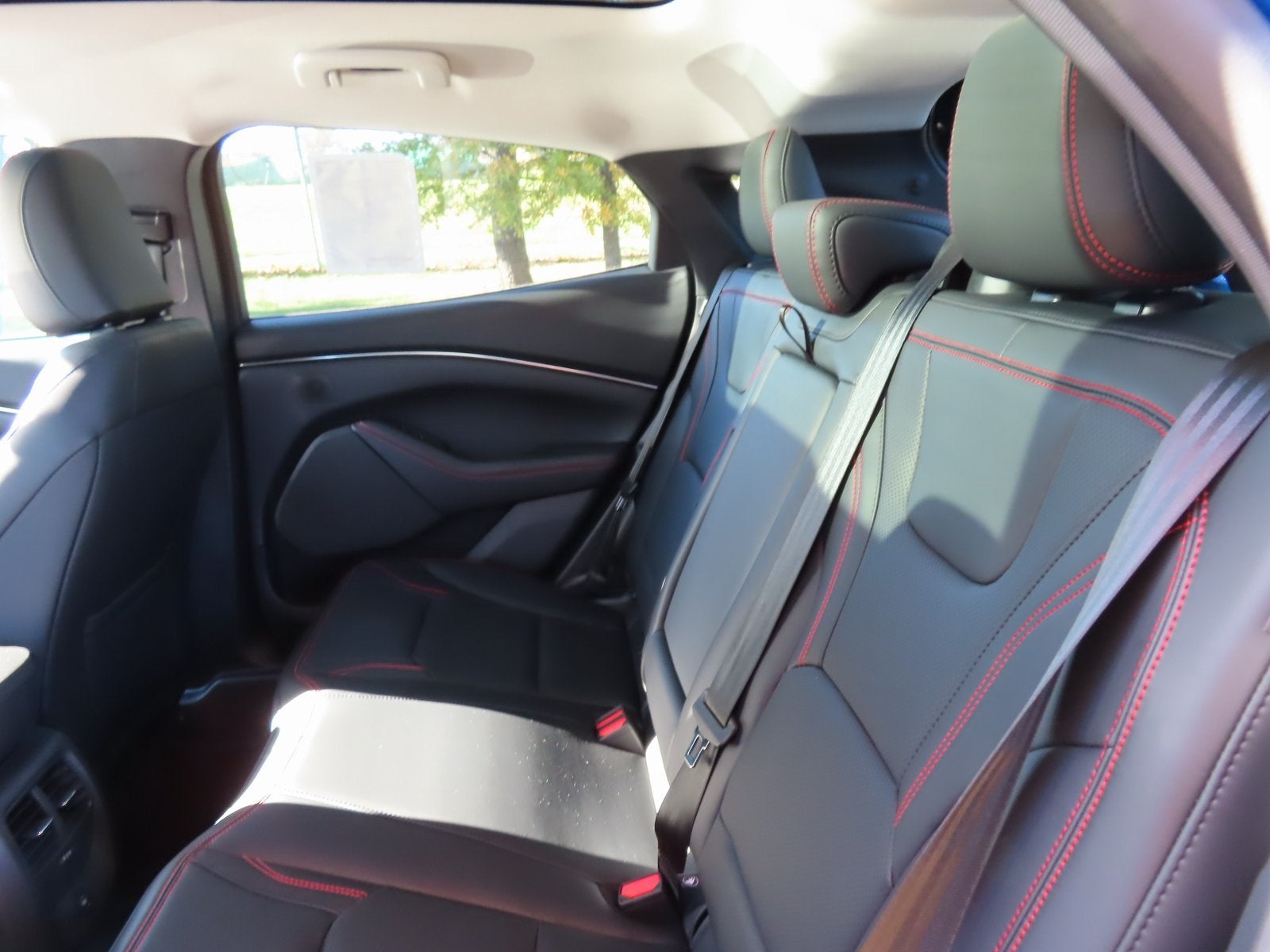 2025 Ford Mustang Mach-E Premium 300A EXT