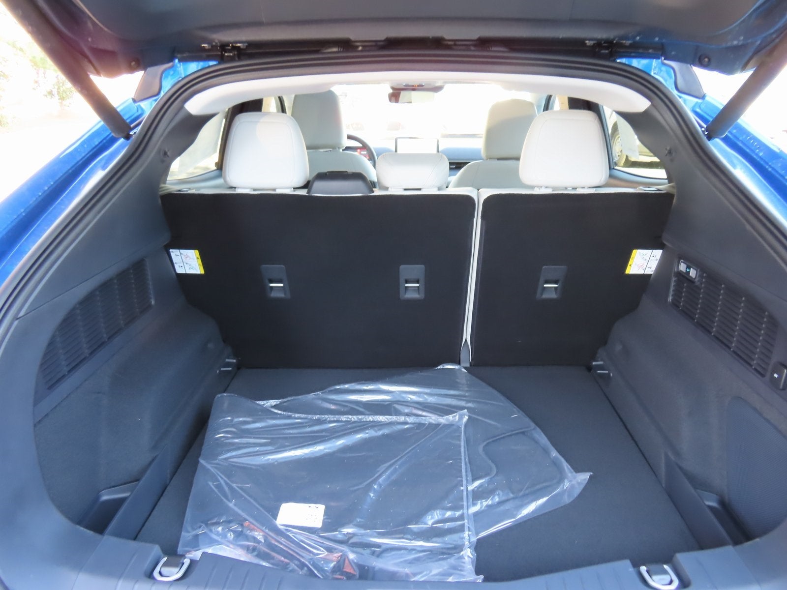 2025 Ford Mustang Mach-E Premium 300A EXT