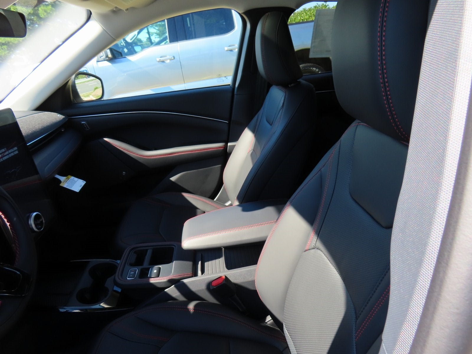 2025 Ford Mustang Mach-E Premium 300A EXT