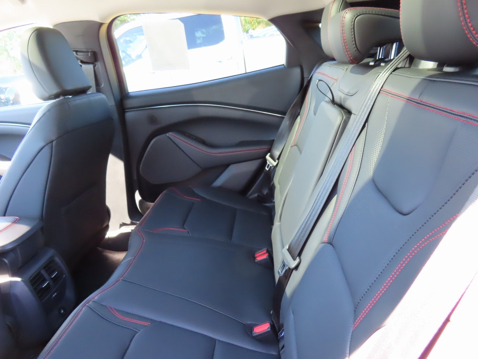 2025 Ford Mustang Mach-E Premium 300A EXT