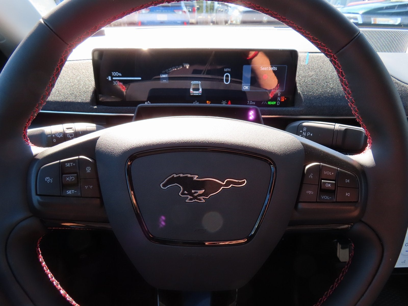 2025 Ford Mustang Mach-E Premium 300A EXT