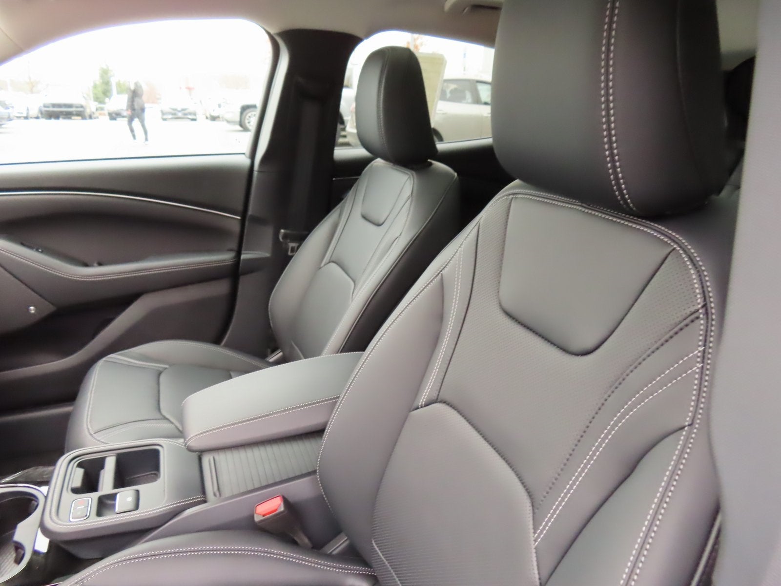 2025 Ford Mustang Mach-E Premium 300A EXT