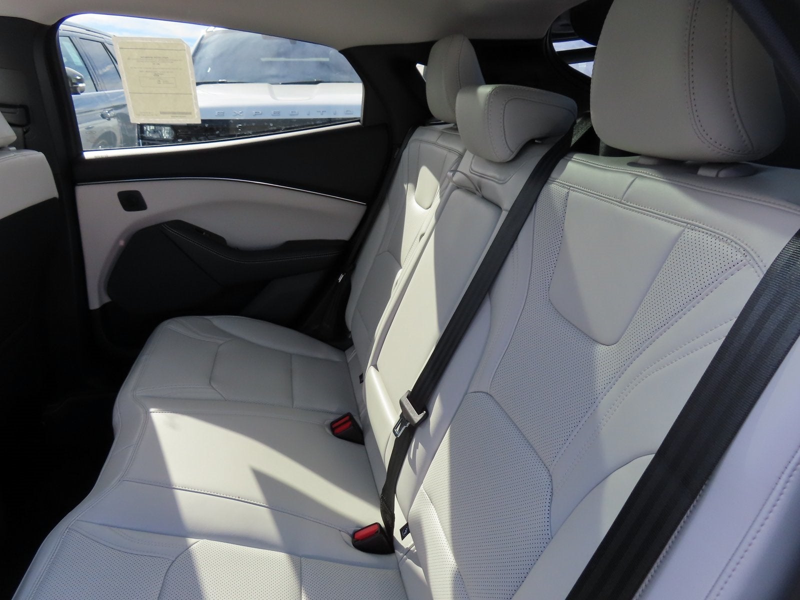 2025 Ford Mustang Mach-E Premium 300A EXT