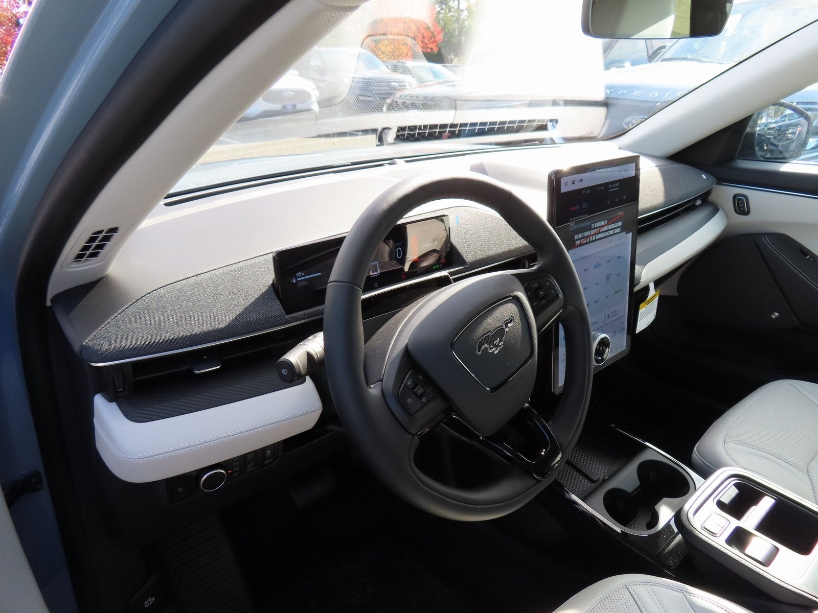 2025 Ford Mustang Mach-E Premium 300A EXT