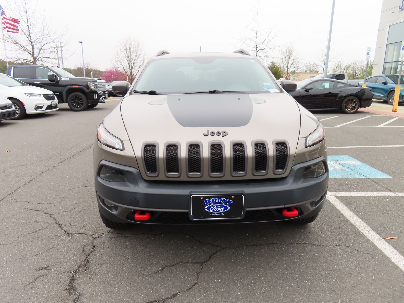 Used 2016 Jeep Cherokee Trailhawk with VIN 1C4PJMBS7GW334454 for sale in Leesburg, VA