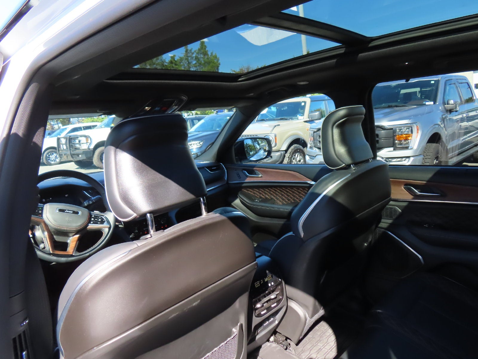 2025 Jeep Grand Cherokee Summit
