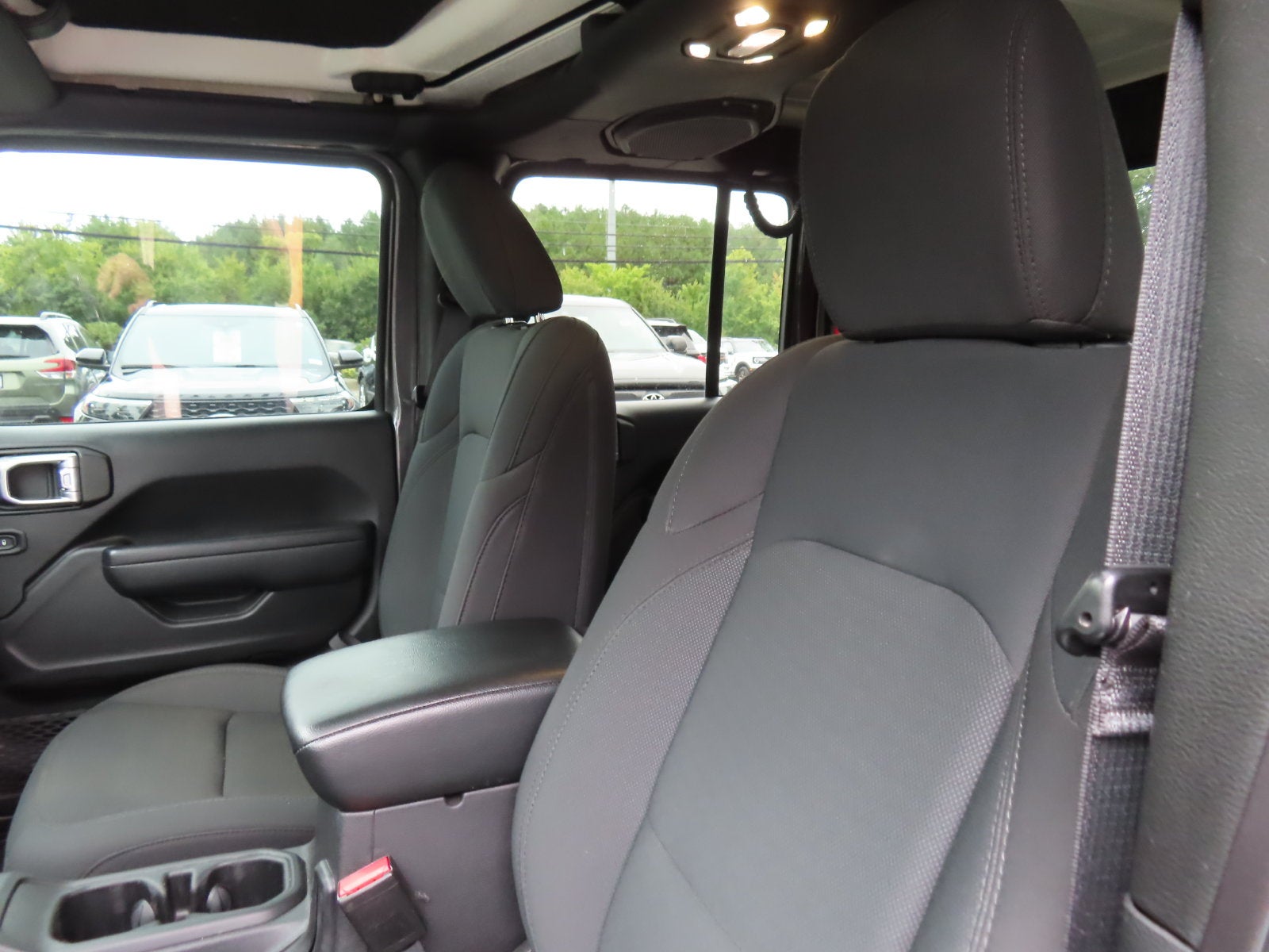 2022 Jeep Gladiator Sport