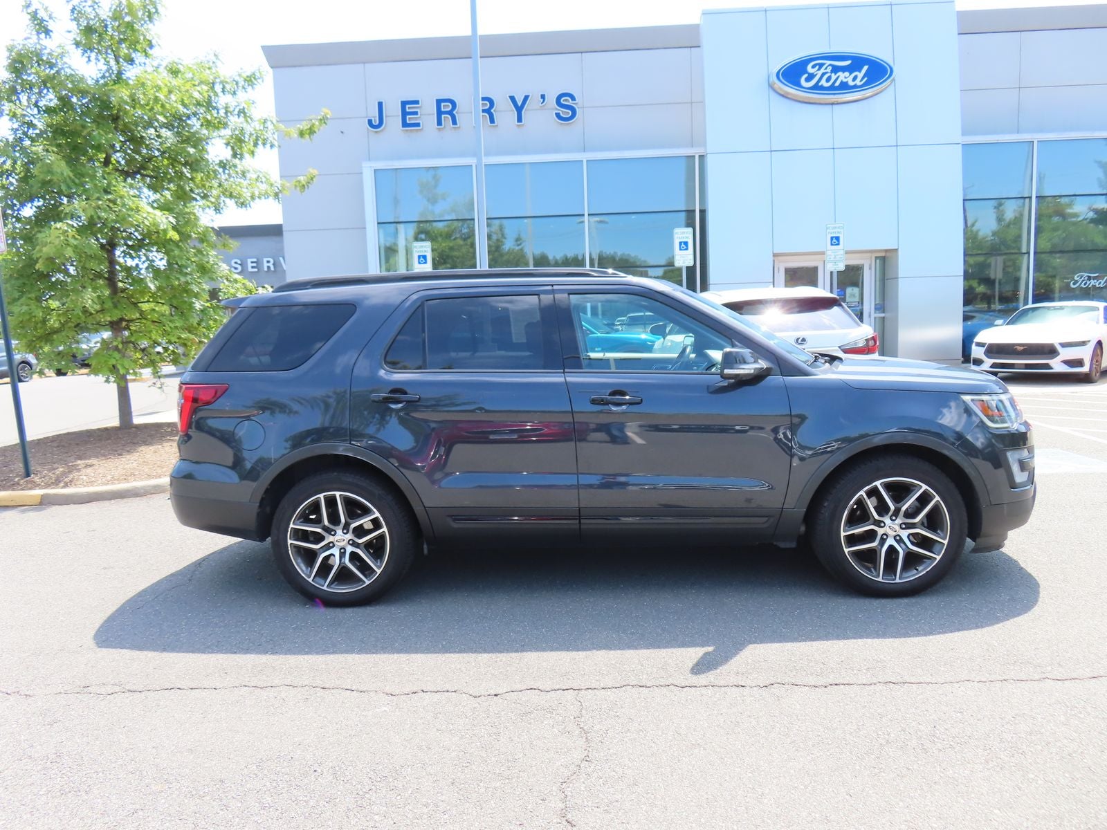 2017 Ford Explorer Sport
