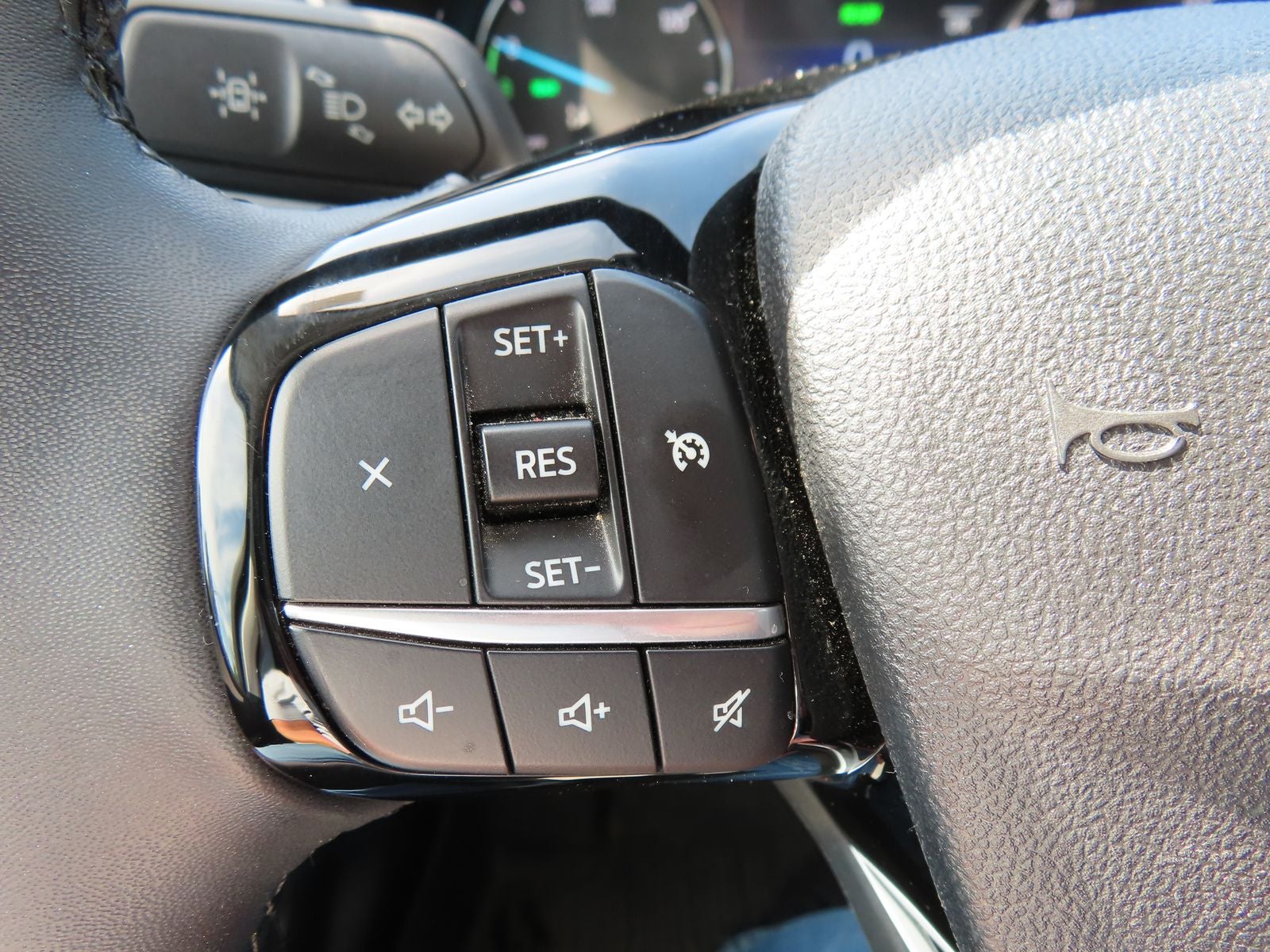 2022 Ford Escape Plug-In Hybrid SE