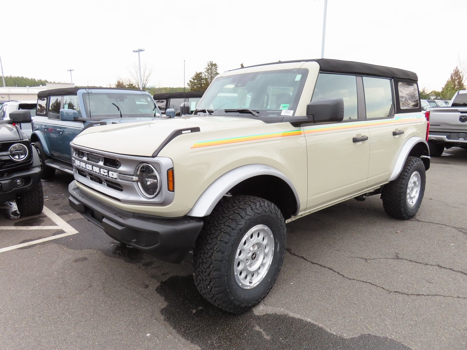 2025 Ford Bronco Base 101A COASTAL PKG