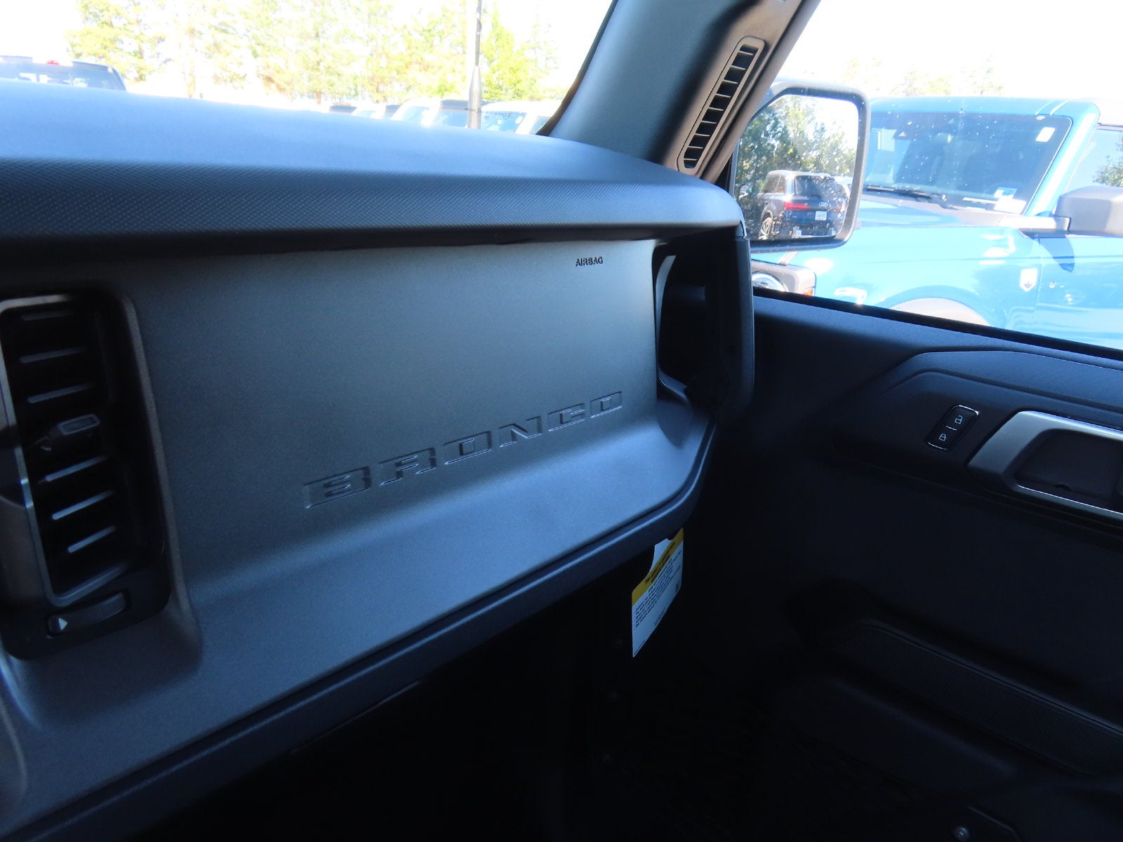 2026 Ford Bronco Big Bend DARK MATTE TRAIL 222A