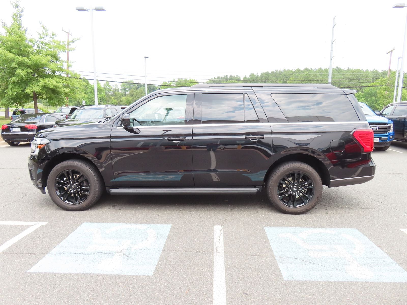 2024 Ford Expedition Max XLT