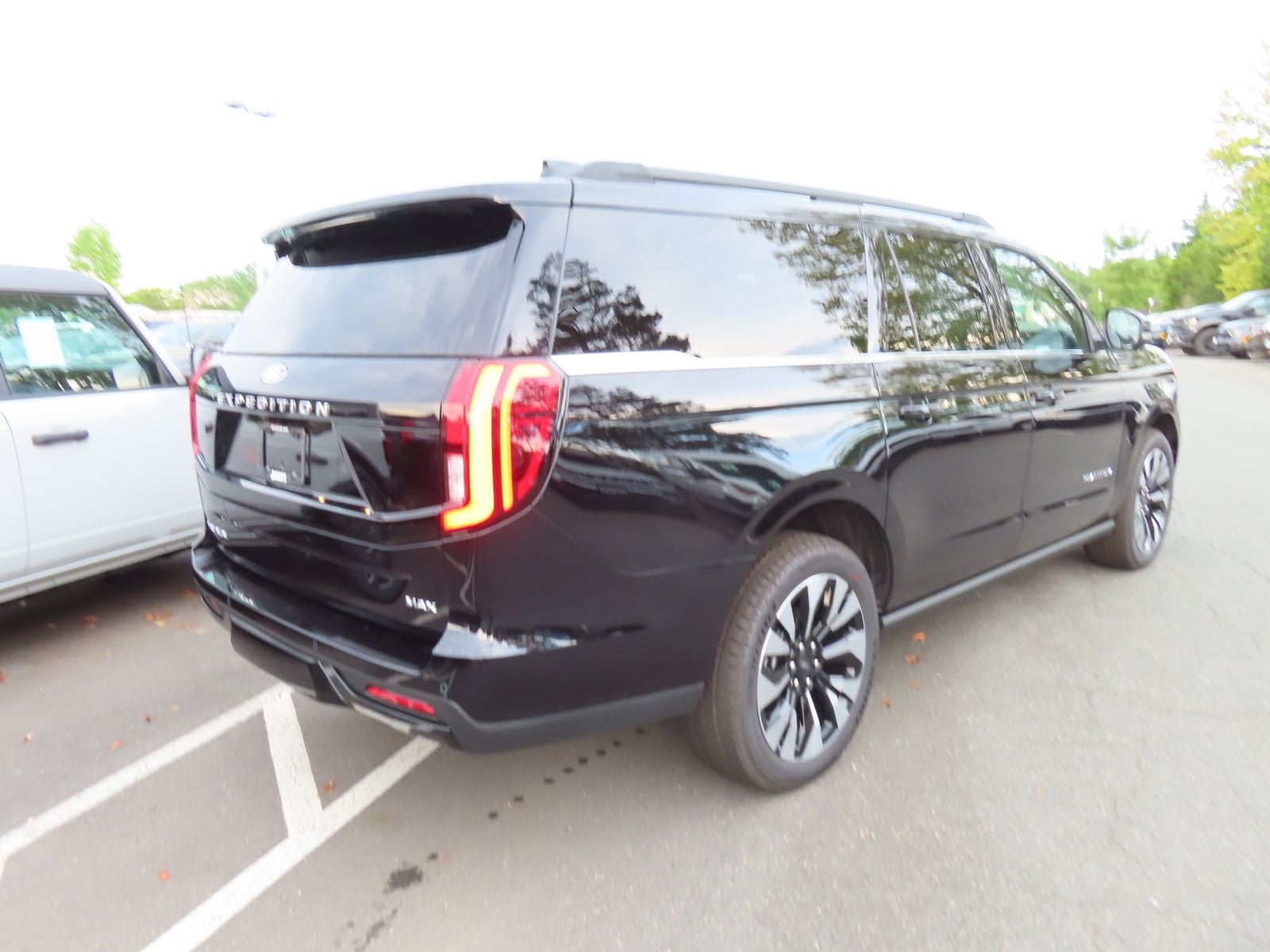 2027 Ford Expedition Max Platinum 800A