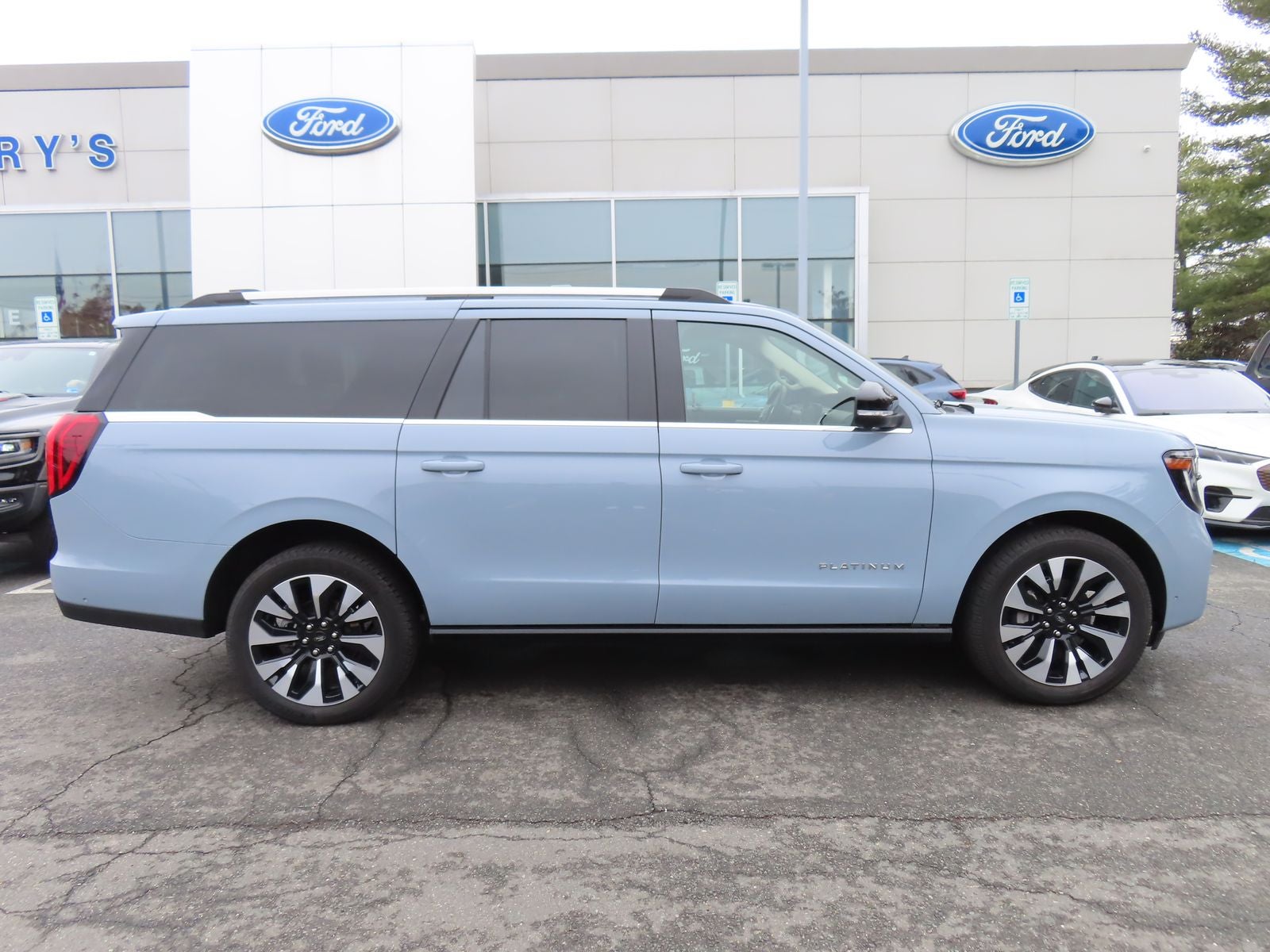 2025 Ford Expedition Max Platinum