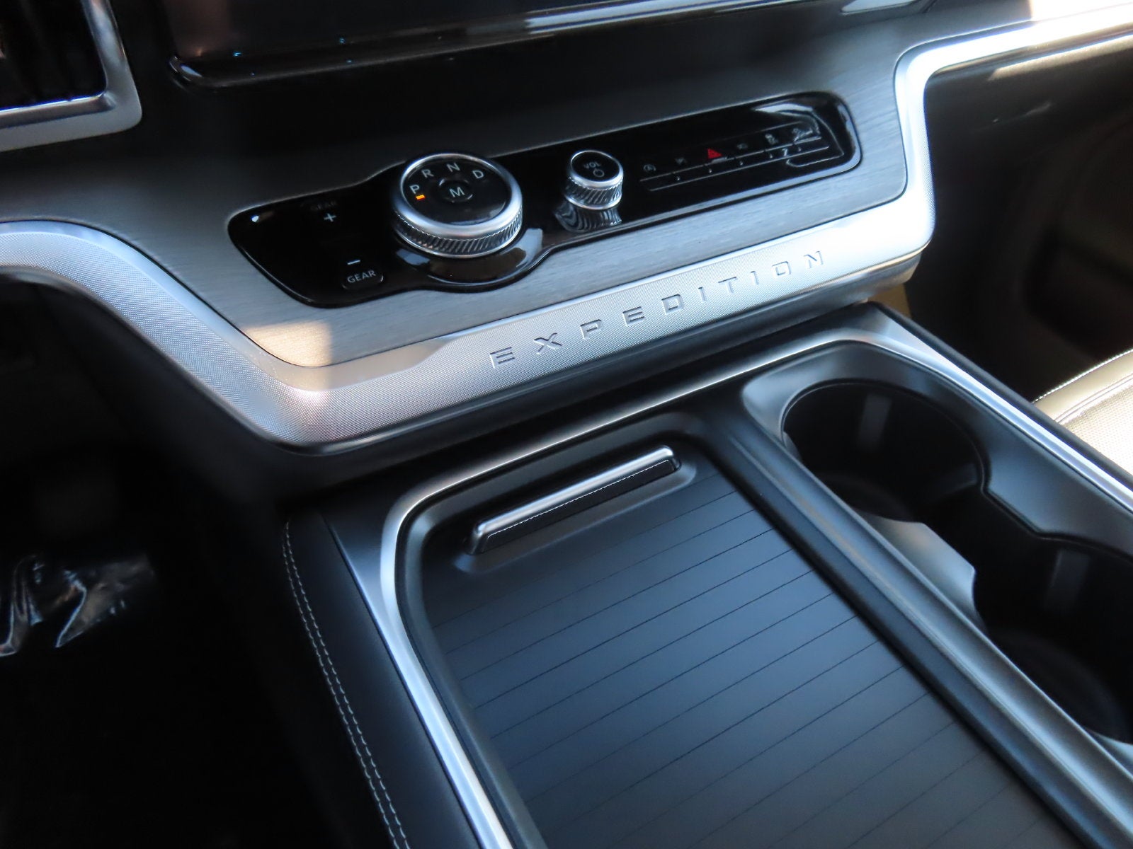 2027 Ford Expedition Platinum 600A