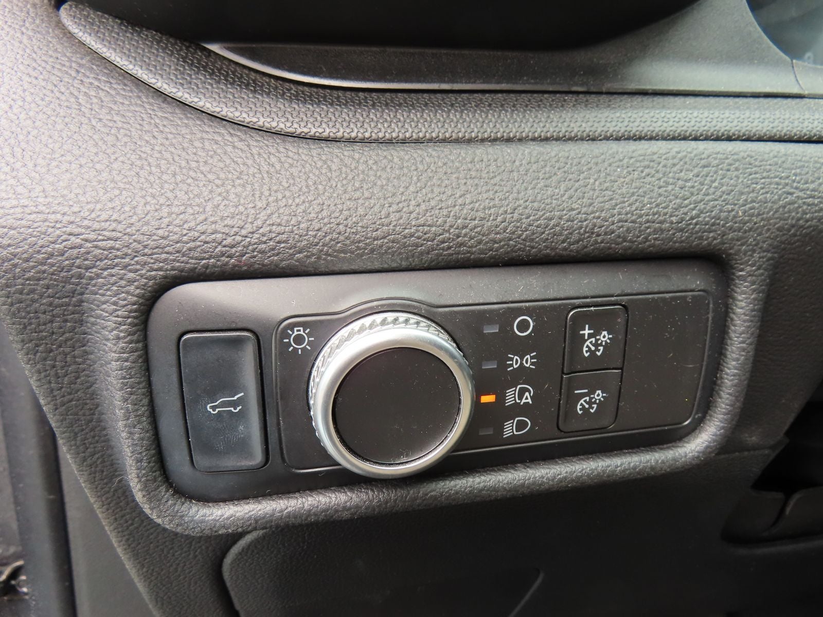 2020 Ford Explorer Base