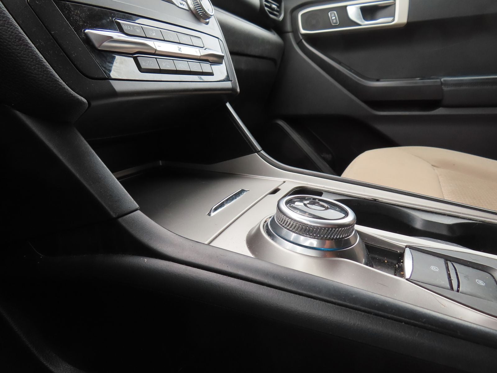 2020 Ford Explorer Base