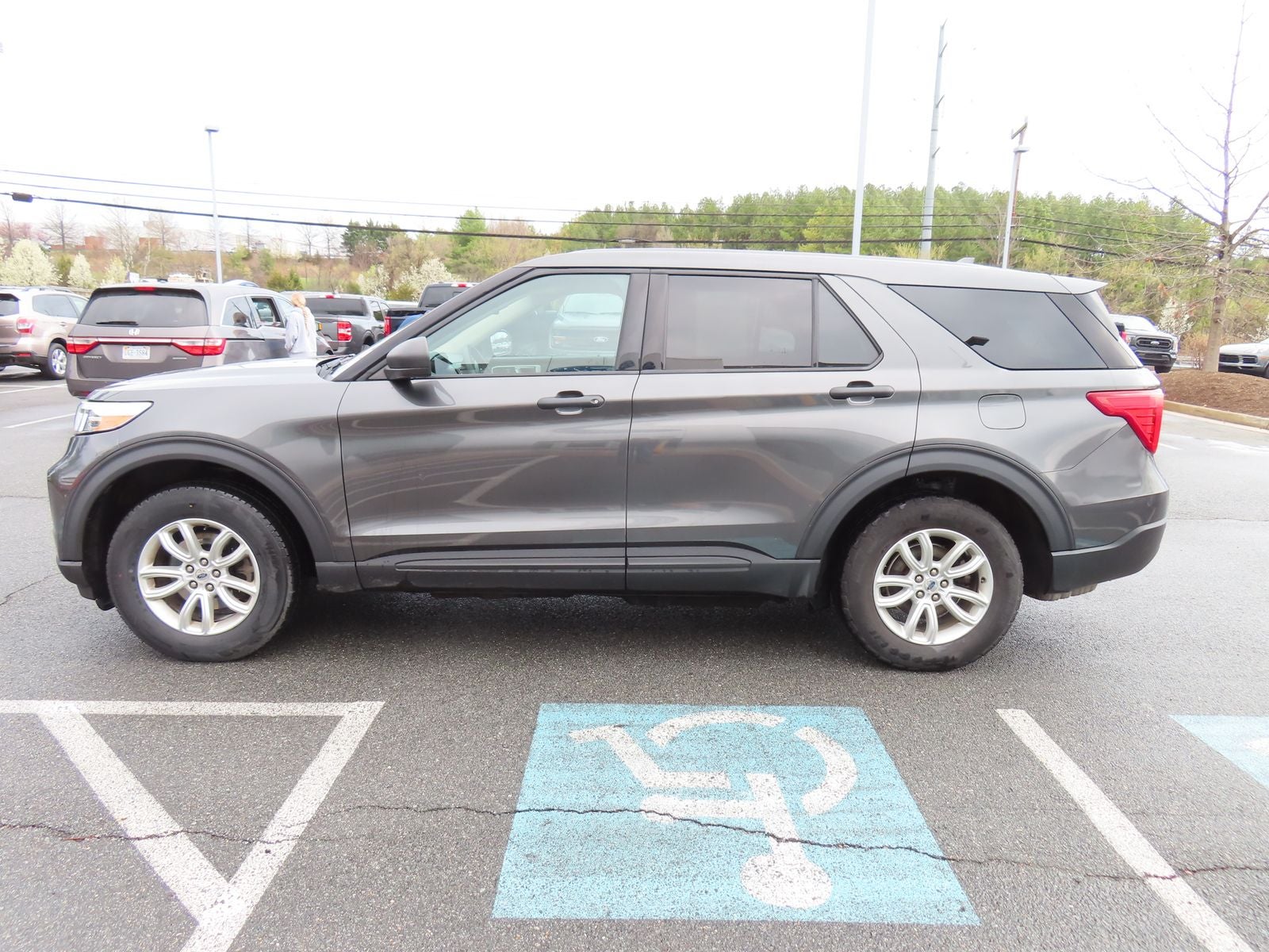 2020 Ford Explorer Base