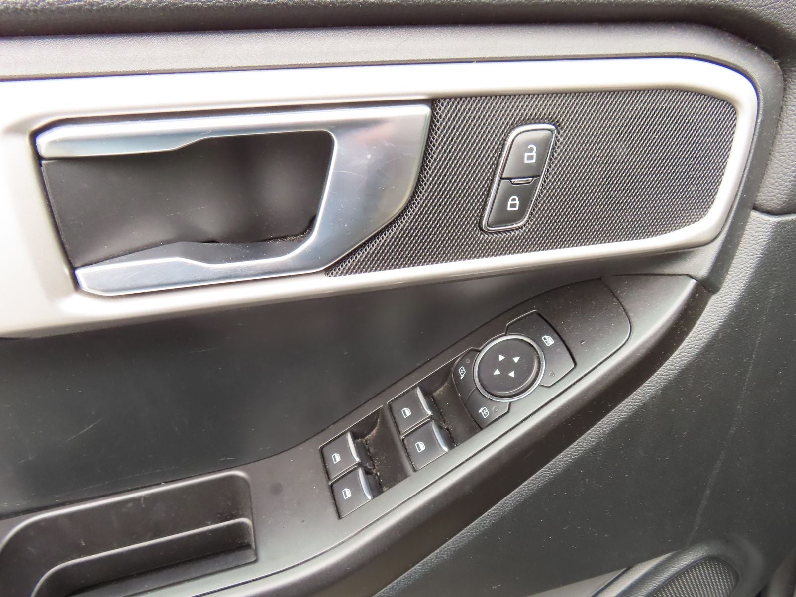 2021 Ford Explorer Base