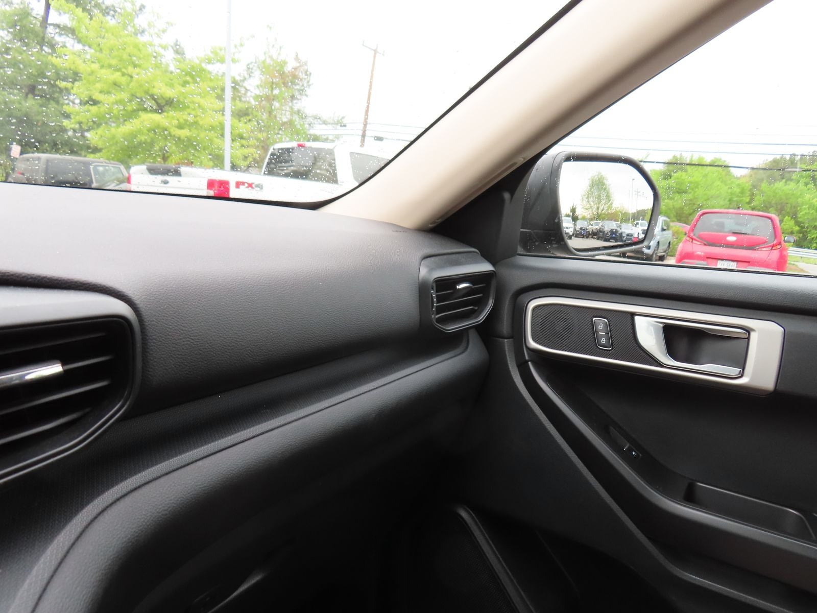 2021 Ford Explorer Base