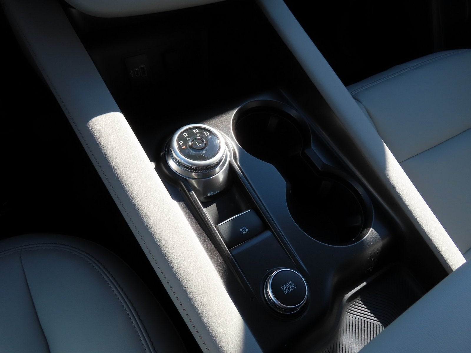 2026 Ford Explorer Active 200A