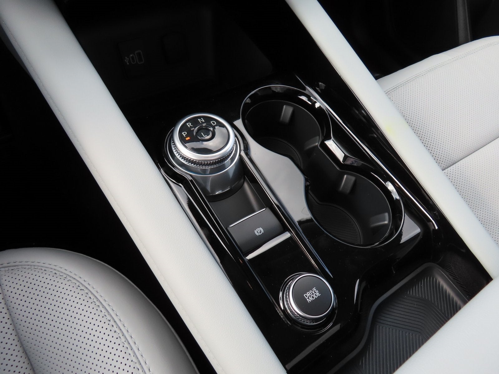 2026 Ford Explorer Platinum 600A