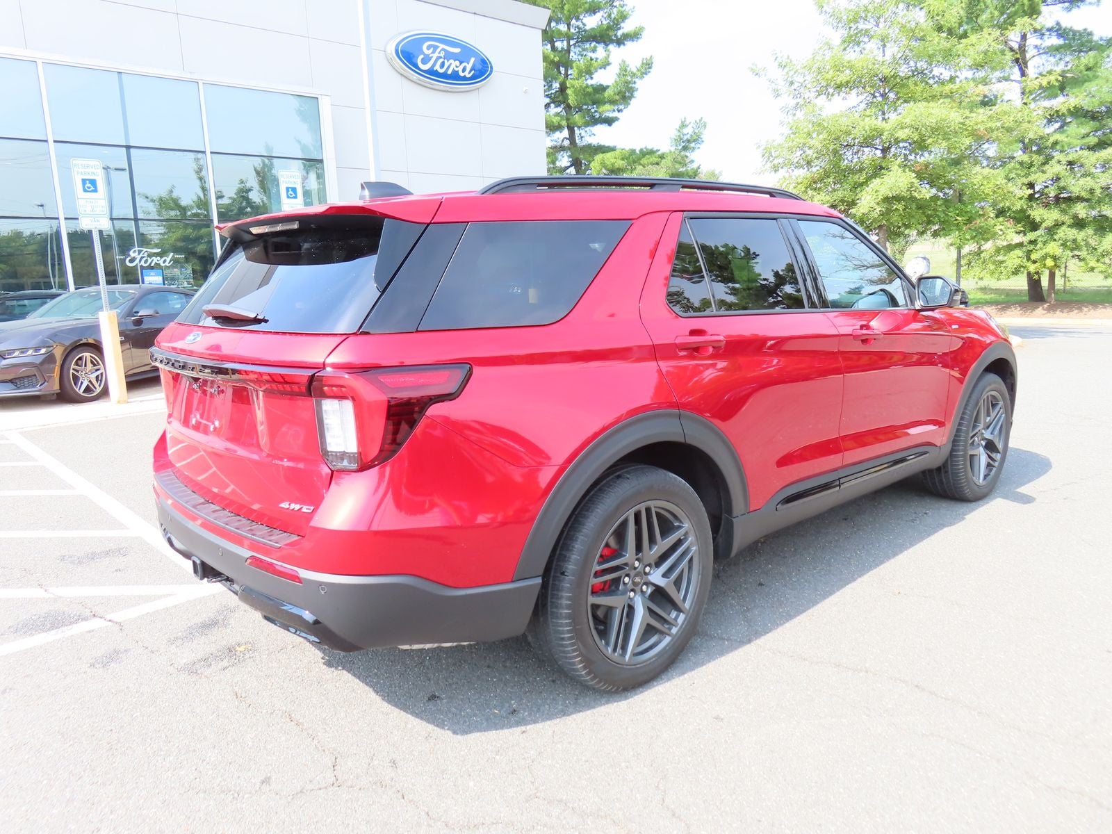 2025 Ford Explorer ST-Line