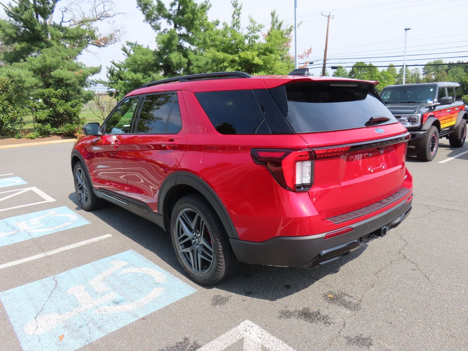 2025 Ford Explorer ST-Line
