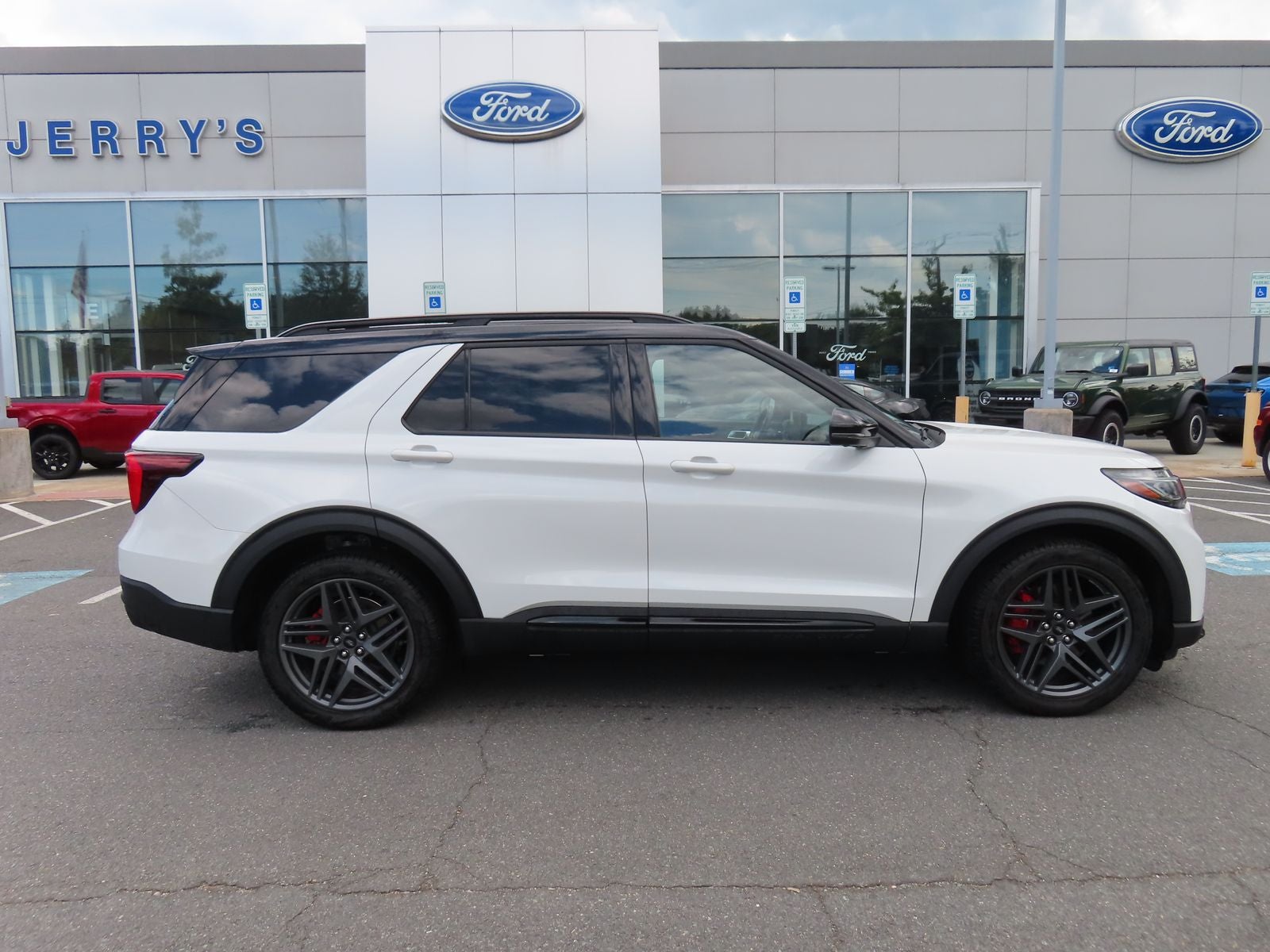 2025 Ford Explorer ST