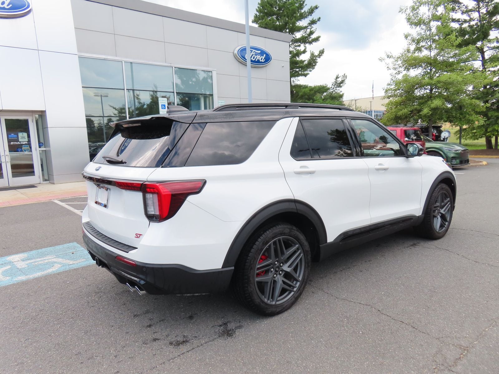2025 Ford Explorer ST