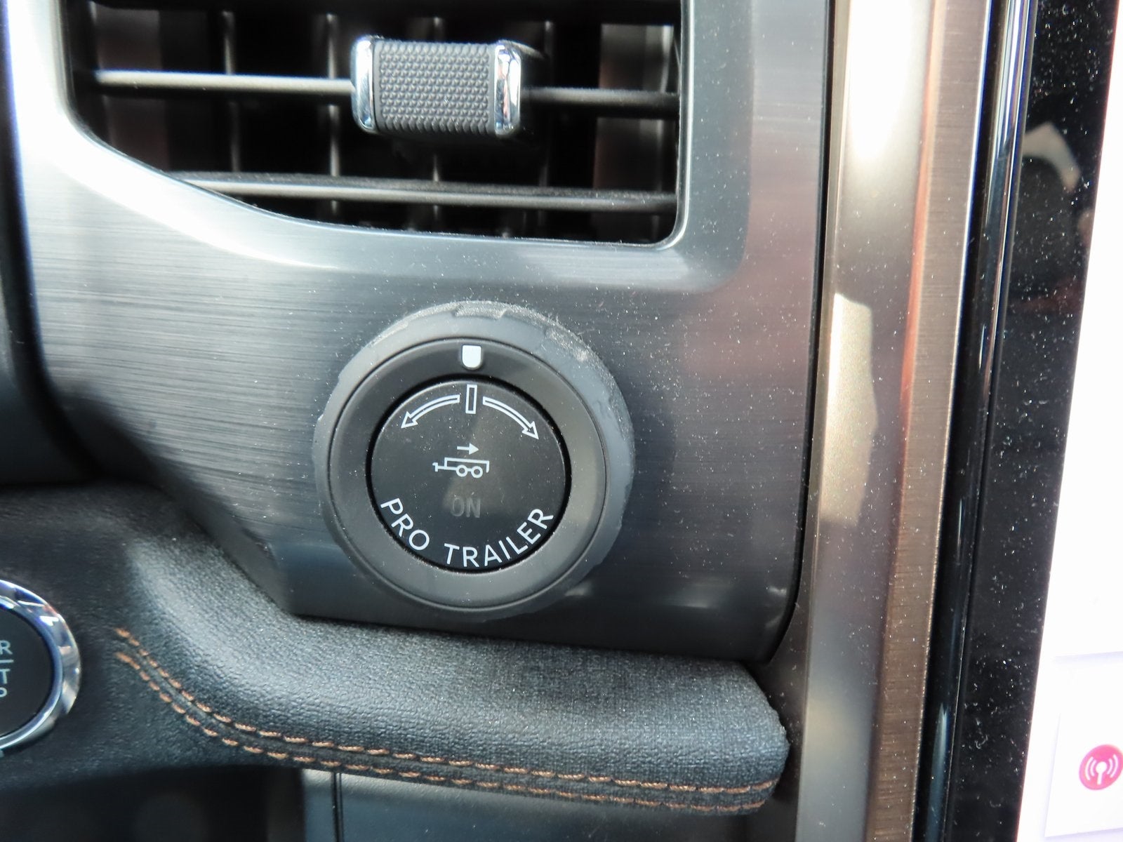 2024 Ford F-150 Lightning Lariat