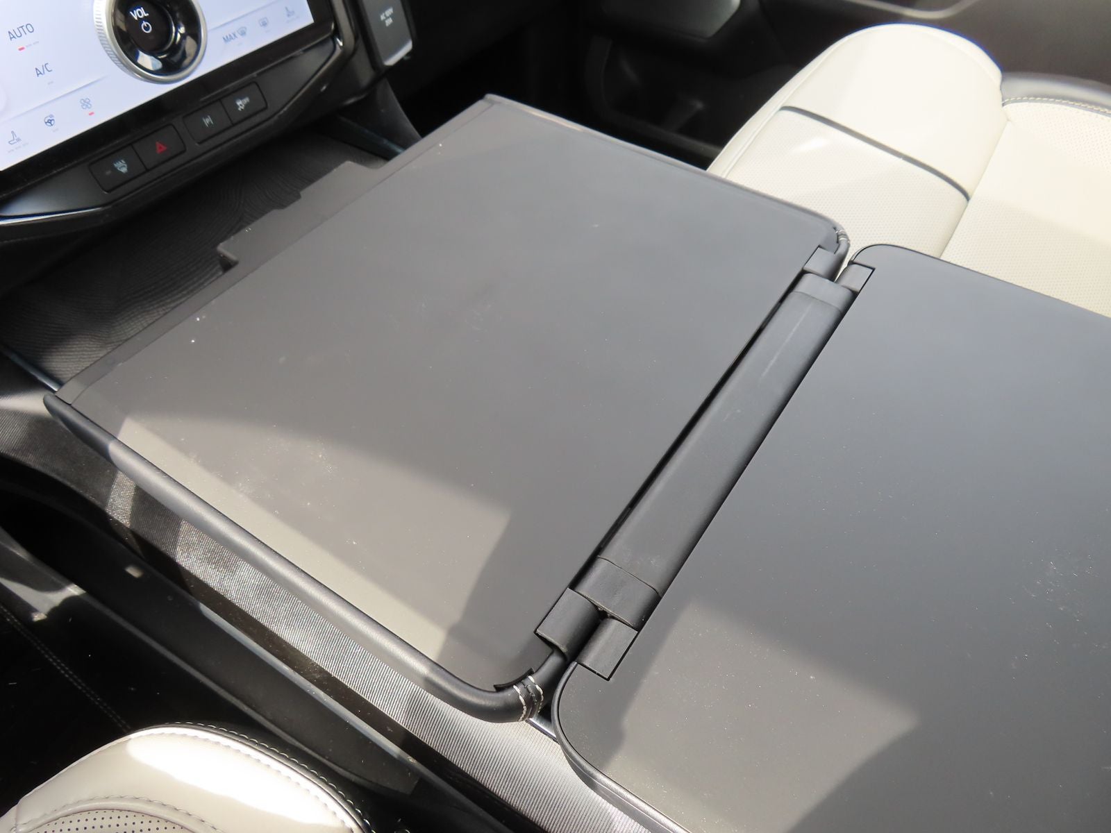 2024 Ford F-150 Lightning Platinum