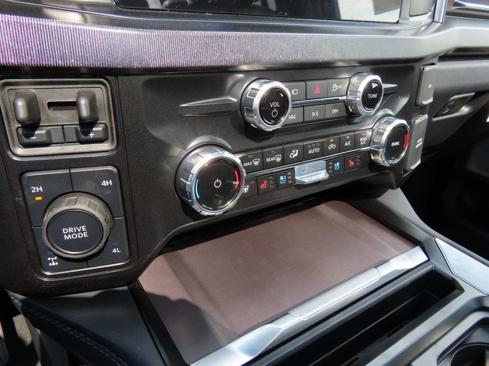 2026 Ford F-250SD Platinum 703A