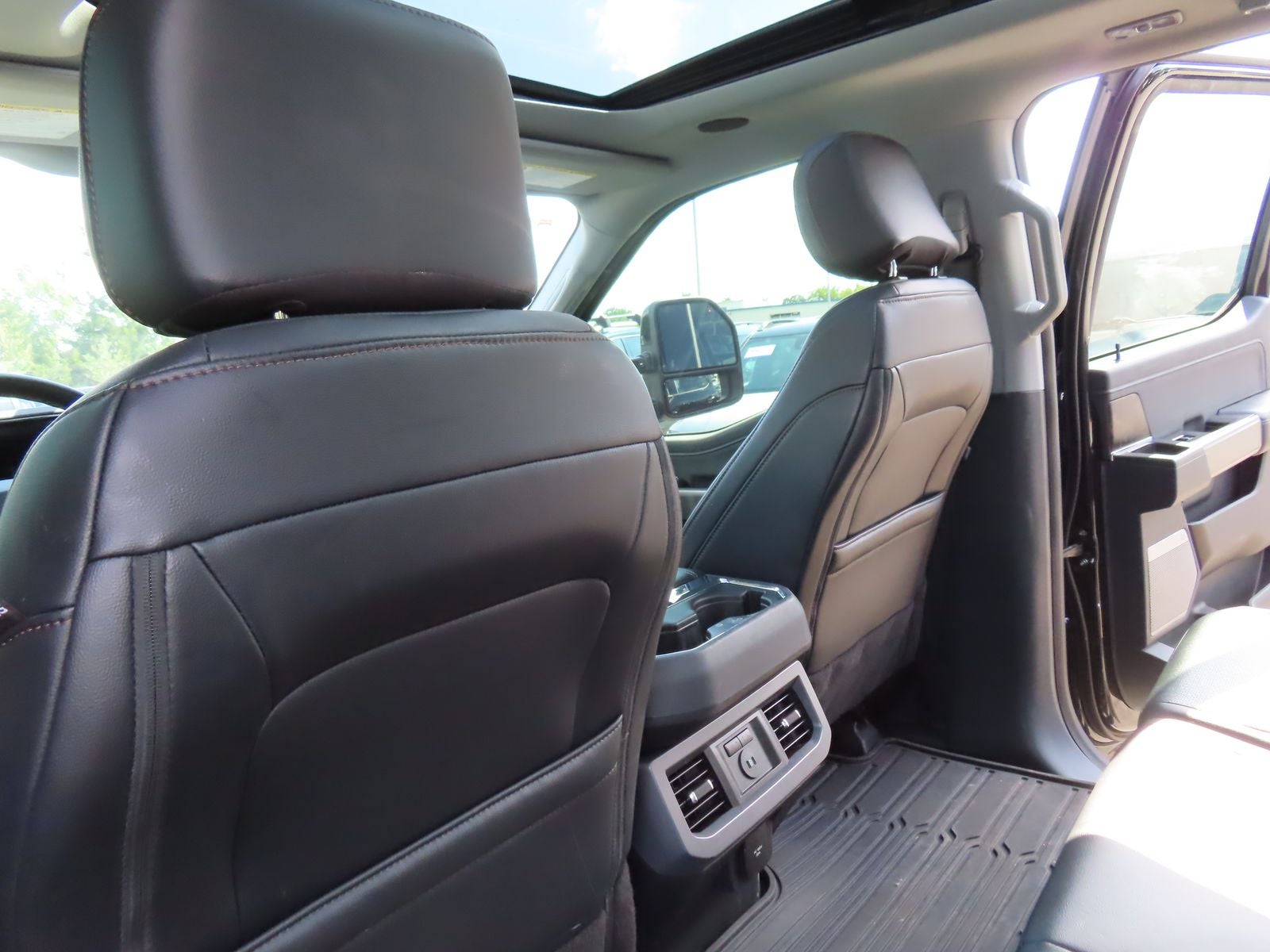 2025 Ford F-350SD Lariat DRW