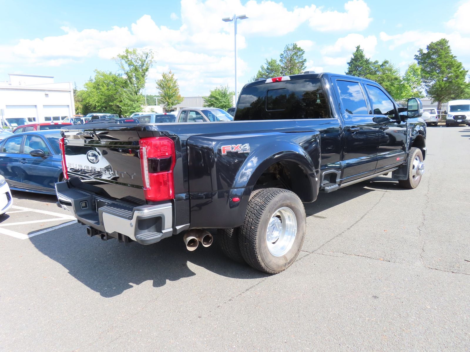 2025 Ford F-350SD Lariat DRW