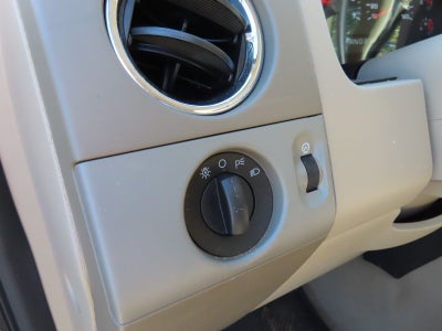 2005 Ford F-150 Base