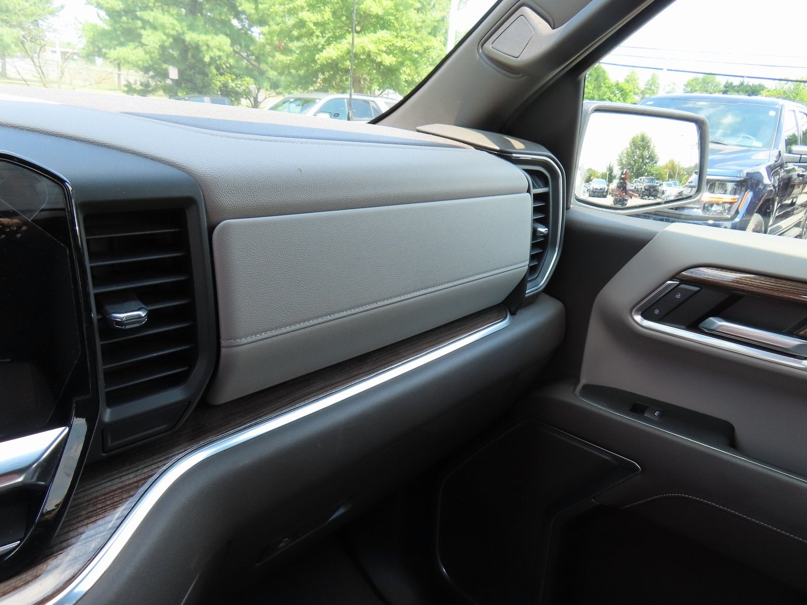 2023 Chevrolet Silverado 1500 LT LT1