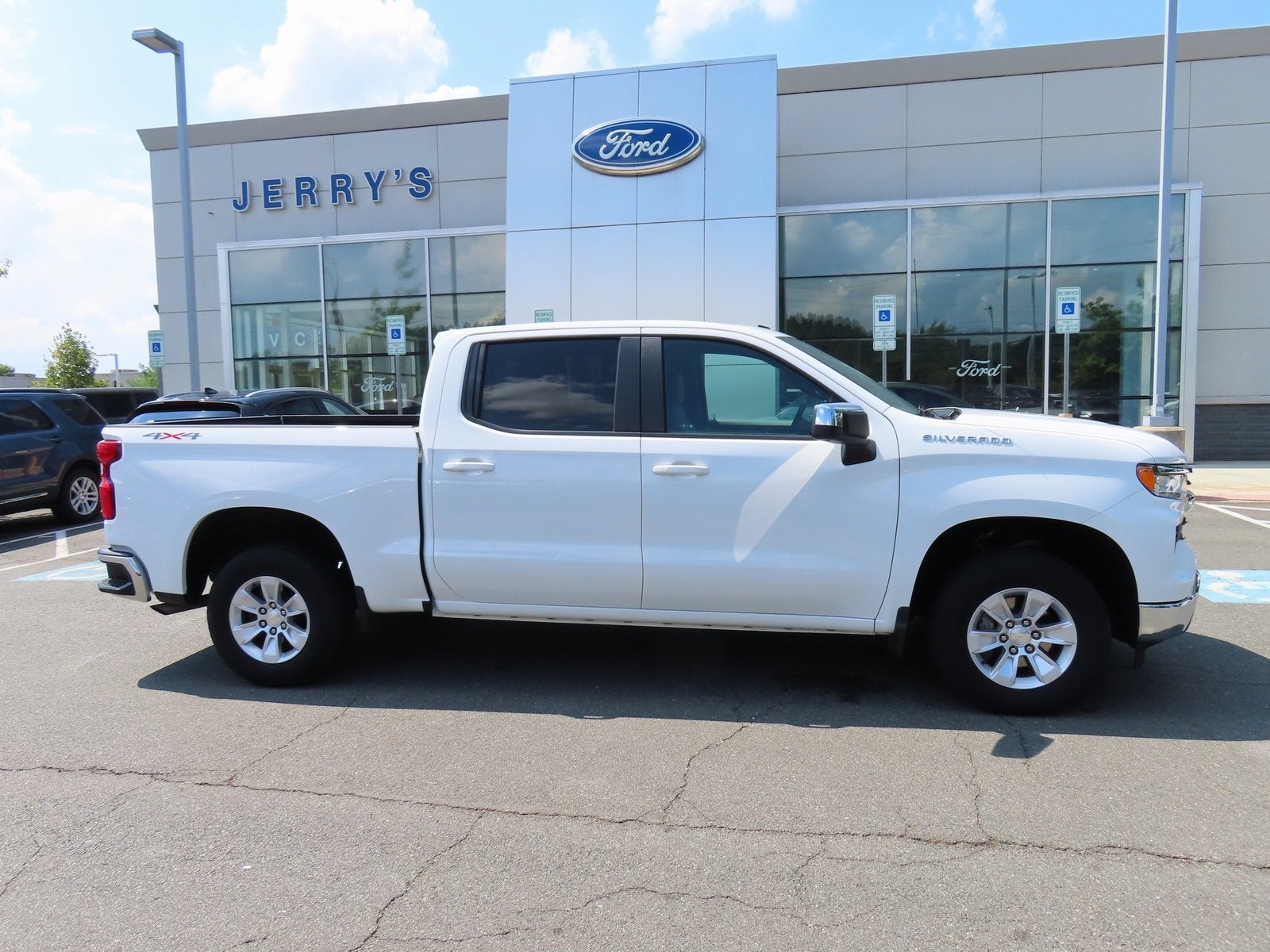2023 Chevrolet Silverado 1500 LT LT1