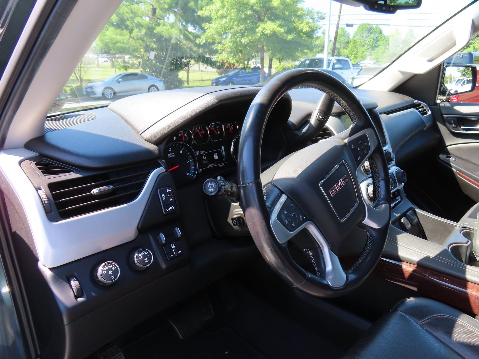 2020 GMC Yukon XL SLT