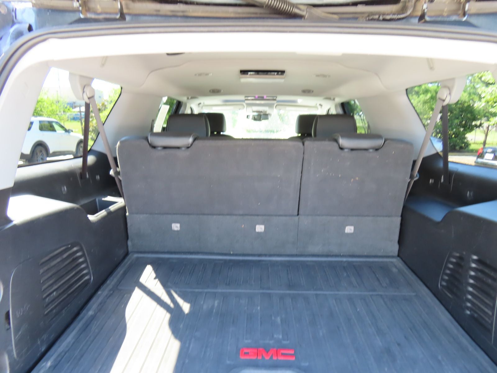 2020 GMC Yukon XL SLT