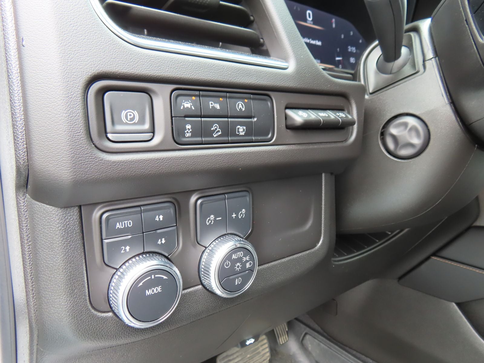 2024 GMC Yukon XL AT4