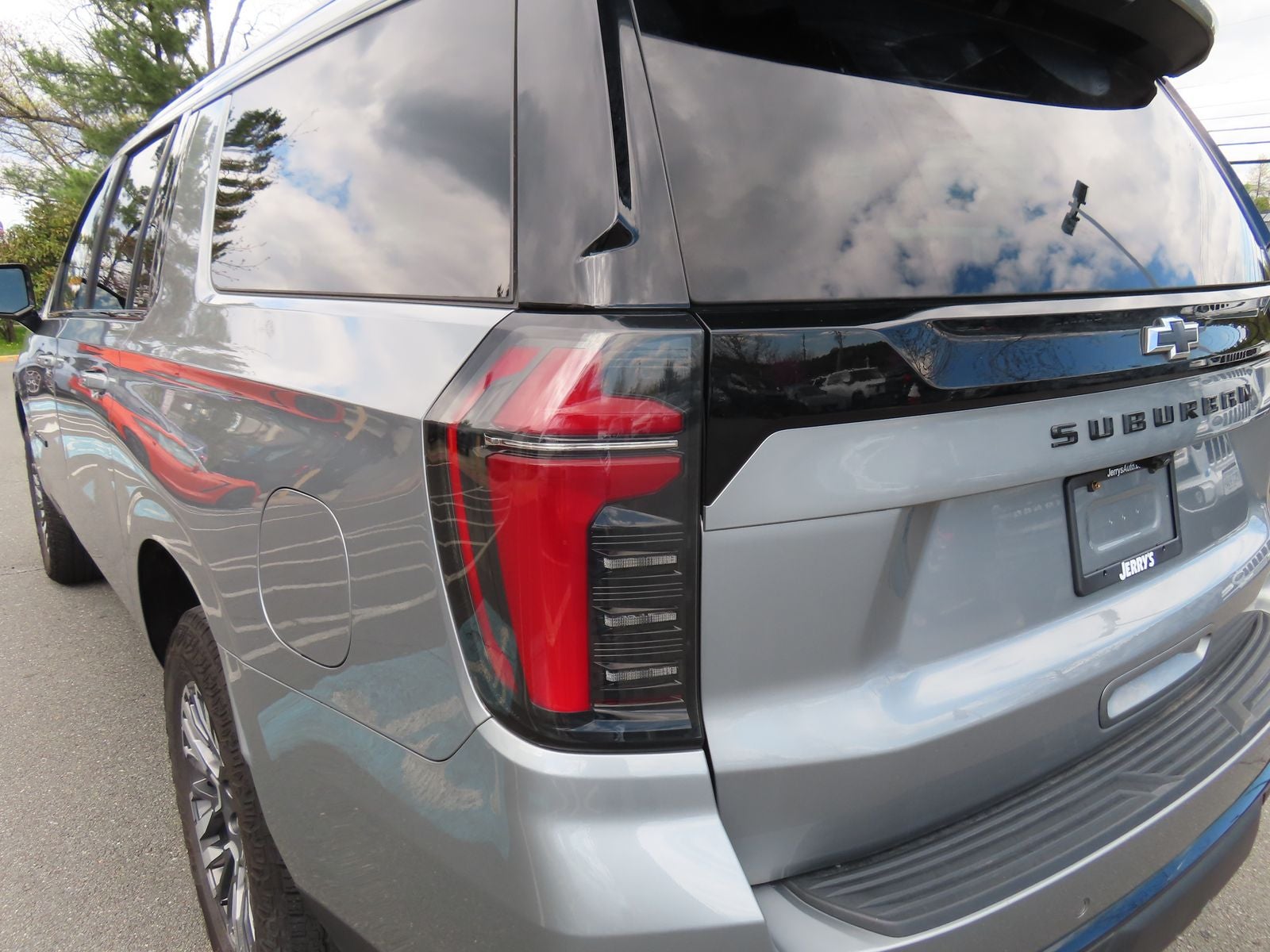 2025 Chevrolet Suburban Z71