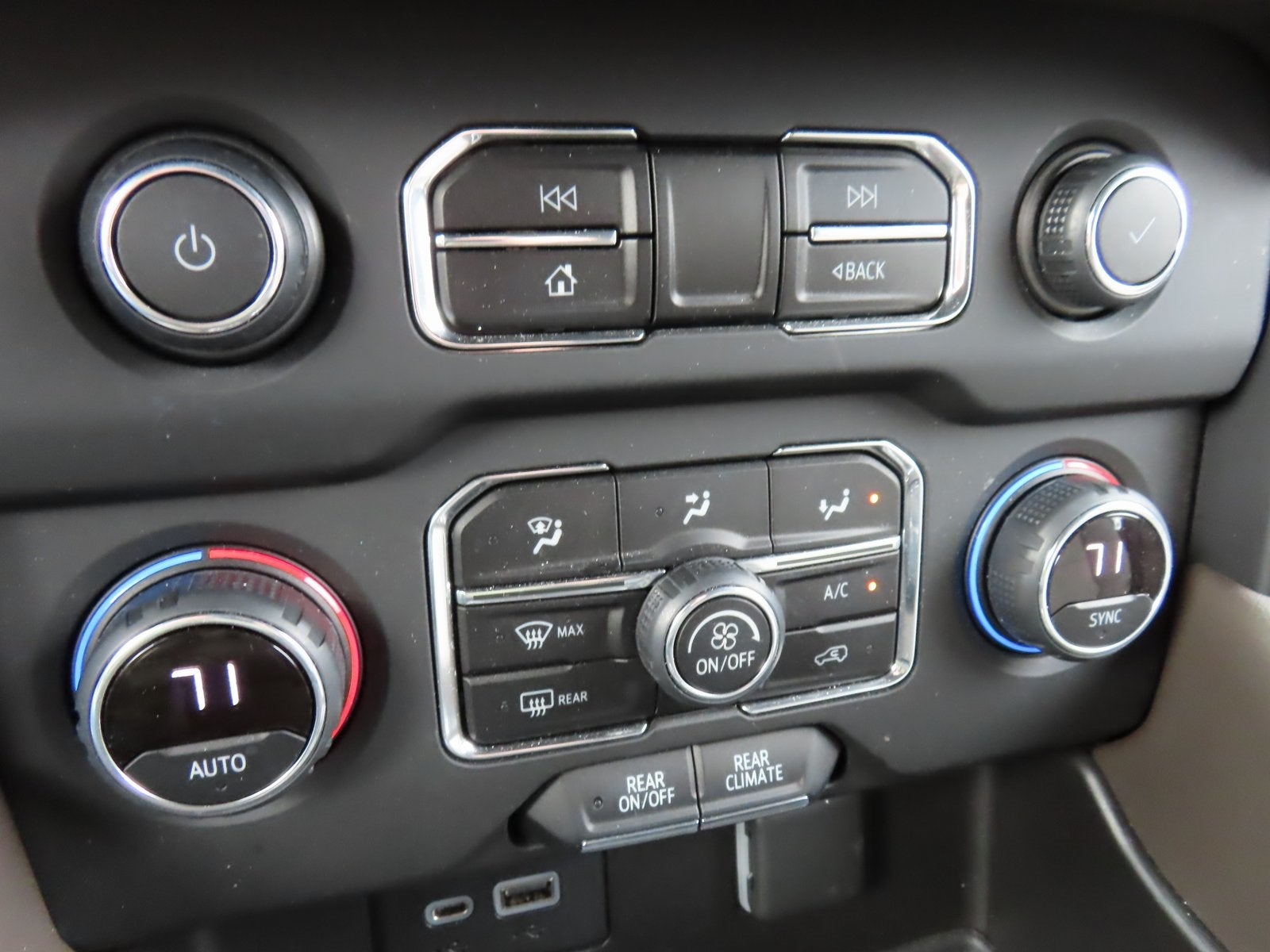 2021 Chevrolet Tahoe LS