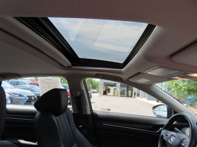 2022 Honda Accord Hybrid Touring