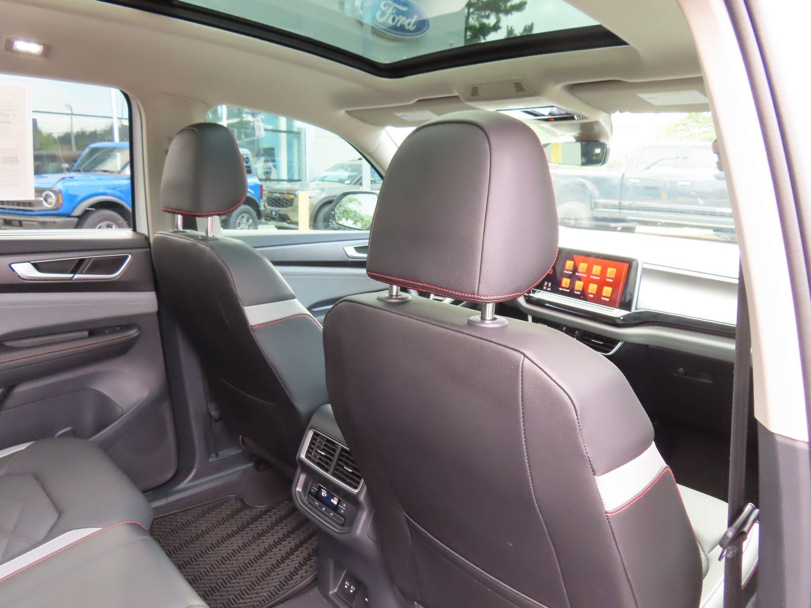 2025 Volkswagen Atlas 2.0T Peak Edition