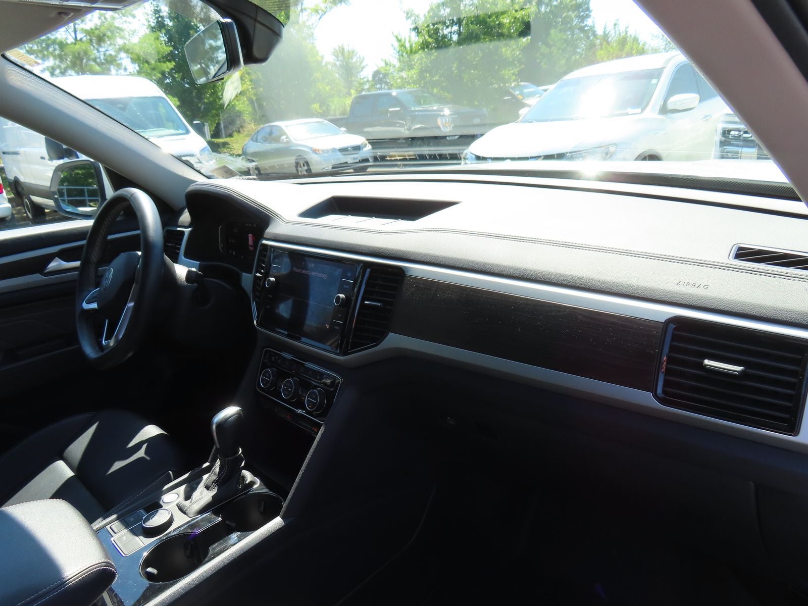 2022 Volkswagen Atlas 3.6L V6 SE w/Technology