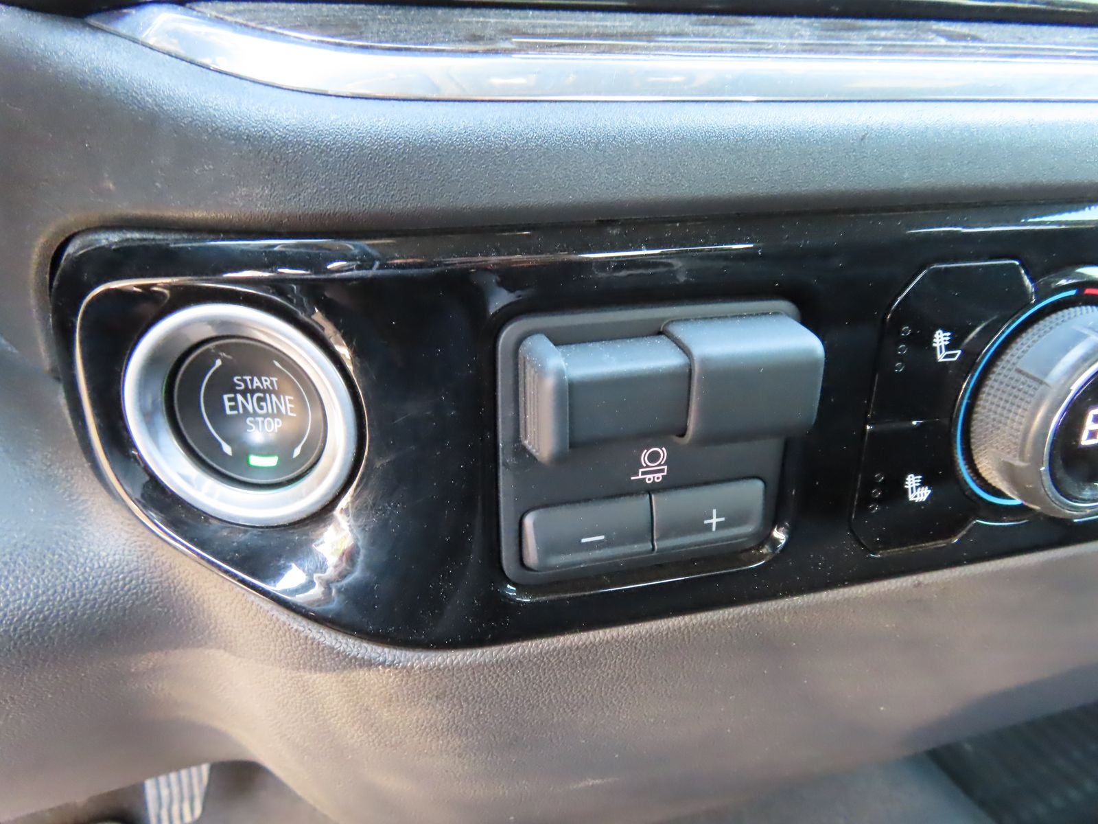 2024 Chevrolet Silverado 1500 LT LT1