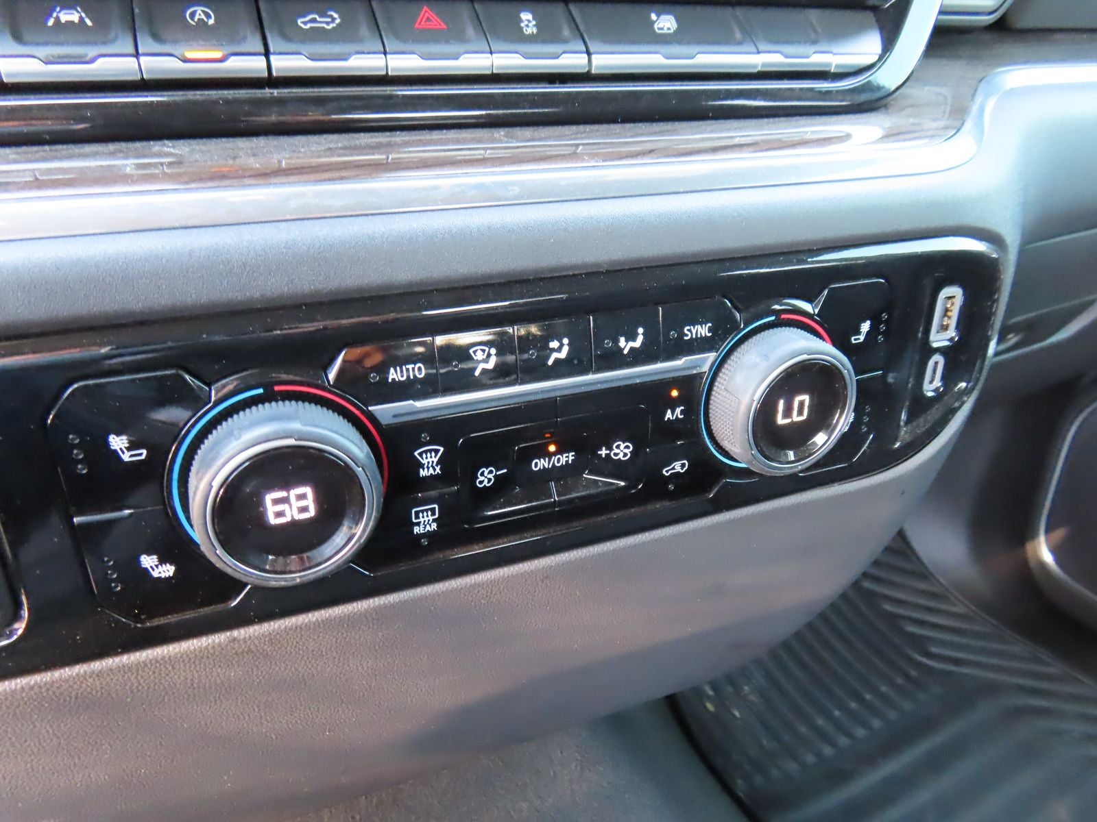 2024 Chevrolet Silverado 1500 LT LT1